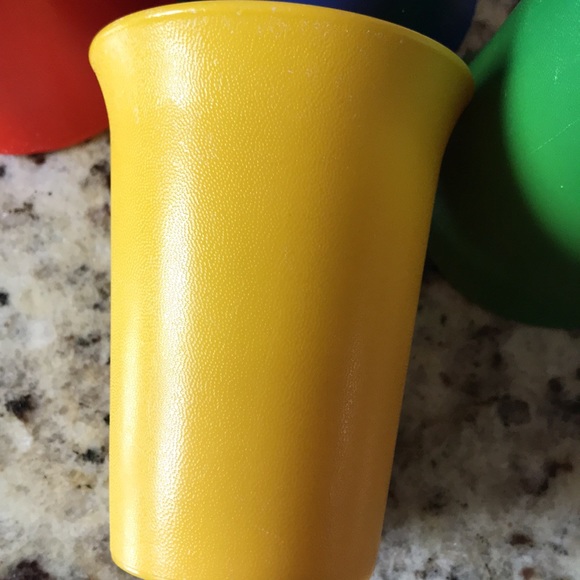 Set of 4 Vintage Tupperware Bell Tumbler Cups Primary Colours - Picture 7 of 15
